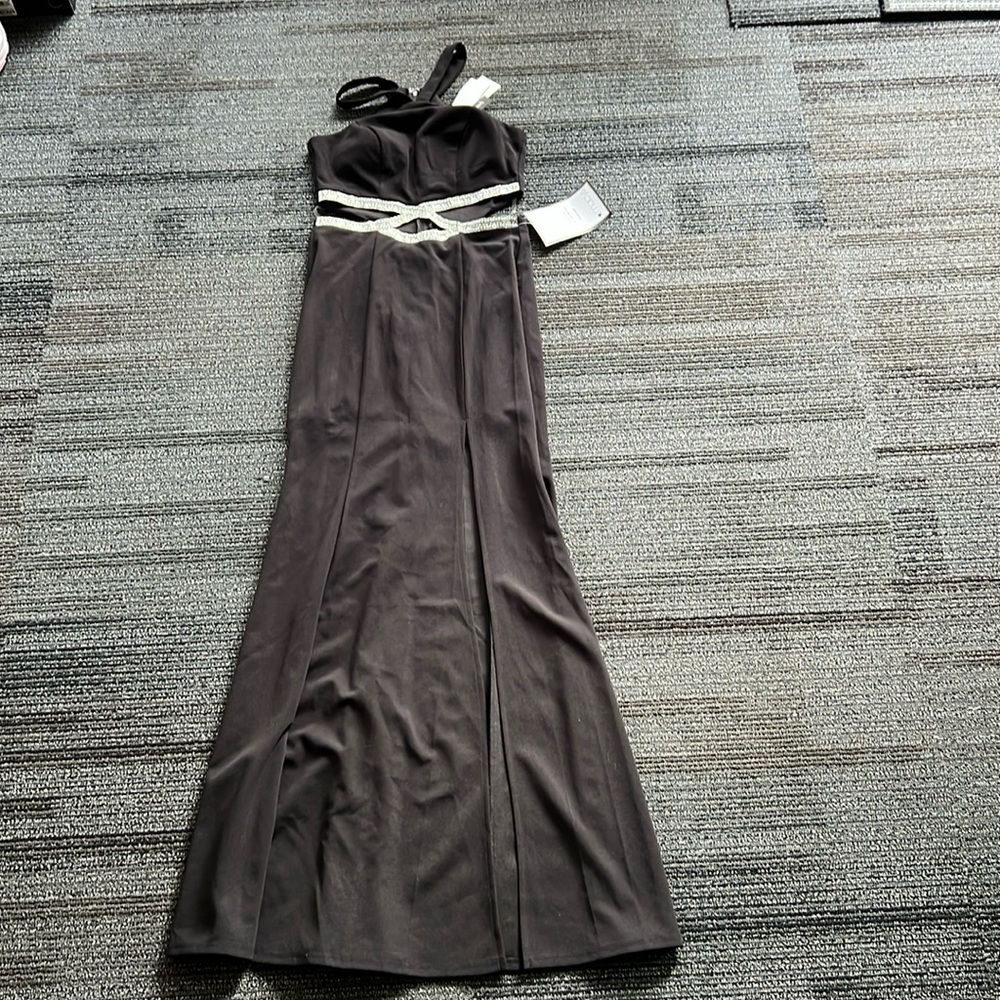 Long dress, slit in front